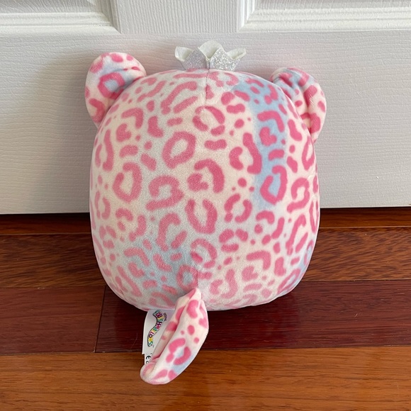 Mystery Cheetah Leopard 8” Squishmallow - Picture 3 of 3